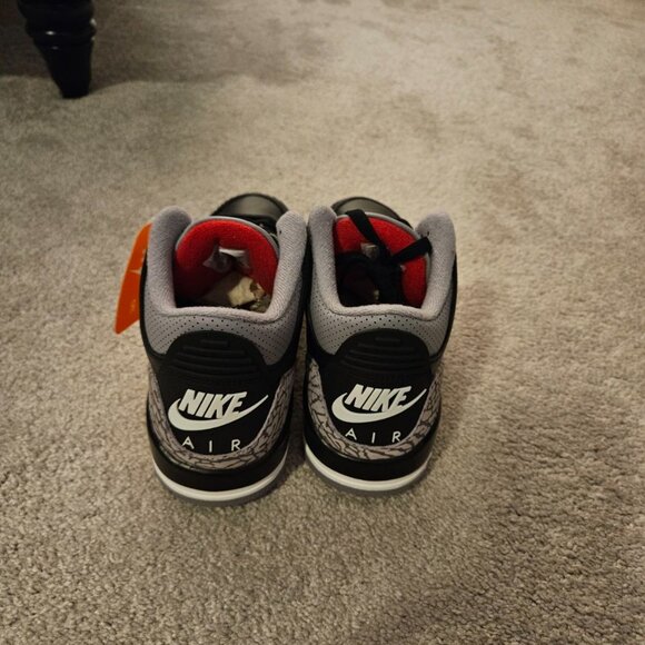 Air Jordan Reto 3 Black/fire red-cement grey main image 4